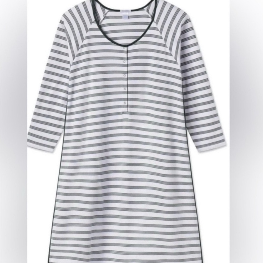 LAKE long sleeve nightgown, like new.
